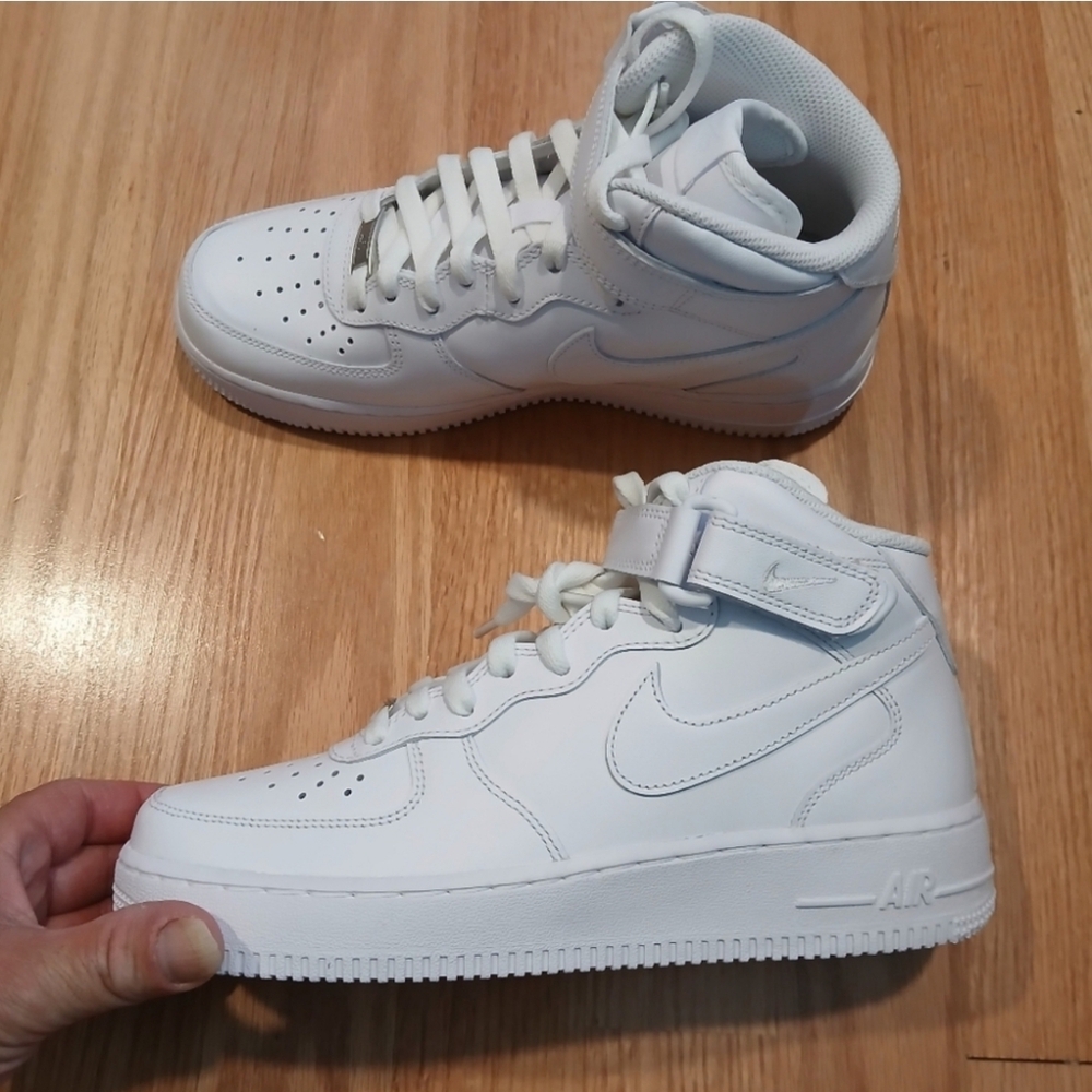 Nike Air Force 1 '07 Mid Streetwear/Lifestyle Shoes Size 7 Youth/8.5 Women - Picture 10 of 11